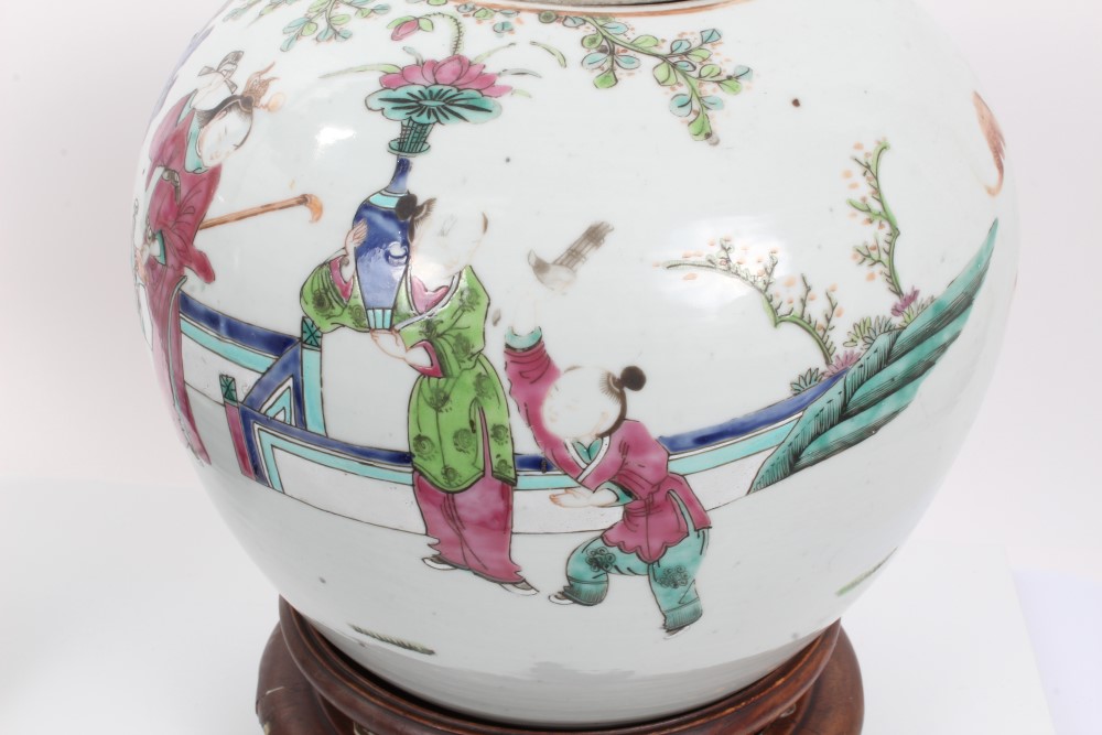 Pair late 19th / early 20th century Chinese export baluster jars and covers with famille rose - Image 10 of 16