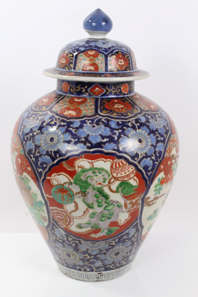 Late 19th century Japanese Imari baluster vase and cover with polychrome enamel bird and shi shi - Image 7 of 11