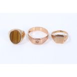 Three 9ct gold signet rings various CONDITION REPORT total gross weight