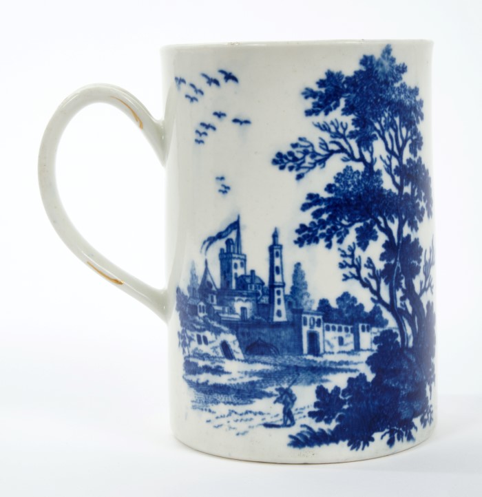 18th century Worcester blue and white mug with printed European landscape group pattern decoration, - Image 2 of 3