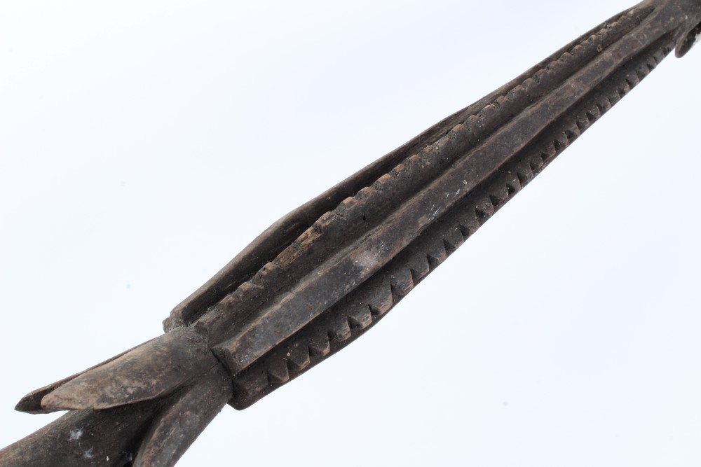 Very long Oceanic Polynesian fishing spear, typical barbed end and tapering staff, 298cm long. - Image 3 of 4