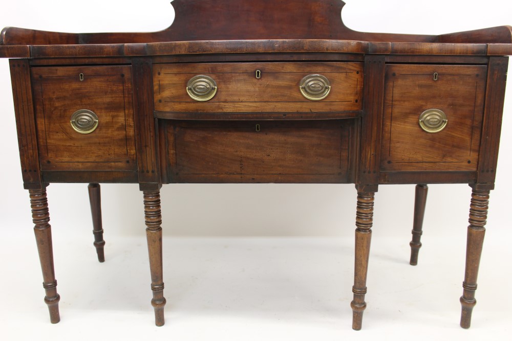 Regency mahogany and ebony line-inlaid bowed breakfront sideboard with three-quarter gallery and - Image 3 of 6