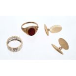 Pair 9ct gold cufflinks, 9ct gold and agate signet ring,