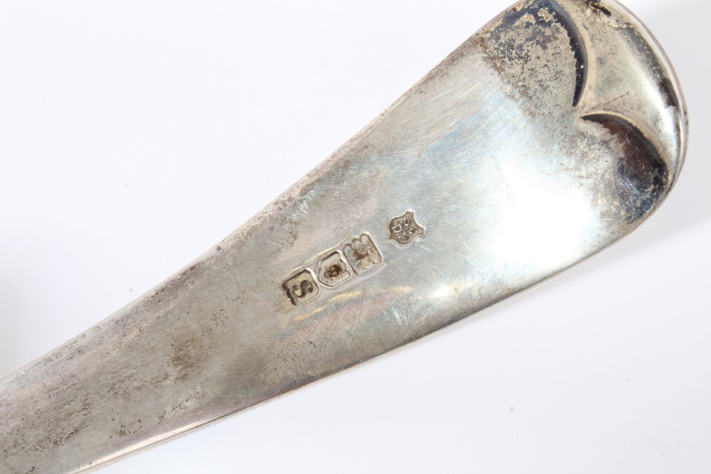 Fine quality George V silver Old English pattern soup ladle with engraved initial 'B' (London 1913), - Image 3 of 3