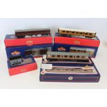 Railway - Bachmann 00 gauge - selection of boxed coaches, vans and wagons - including Thompson 1st,