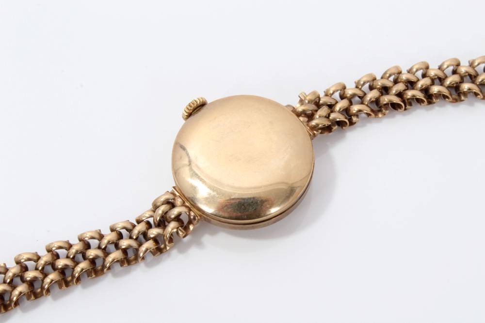 Gold (9ct) ladies' Avia seventeen jewel wristwatch on gold (9ct) fancy link bracelet - Image 4 of 4