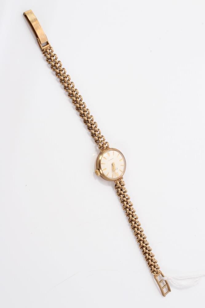 Gold (9ct) ladies' Avia seventeen jewel wristwatch on gold (9ct) fancy link bracelet - Image 2 of 4