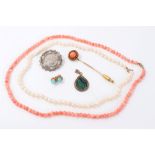 Group of jewellery - to include Victorian coral stick pin, coral necklace, cultured pearl necklace,