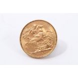 G.B. gold Sovereign Victoria O.H. 1900. GVF (1 coin)