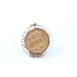 G.B. gold Sovereign Victoria J.H. 1889. F, in 9ct gold mount (total weight 10.3 grams) (1 coin)