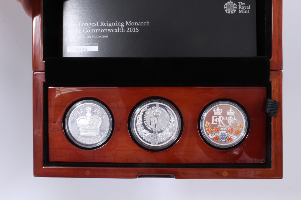 World – The Royal Australian Mint ‘The Longest Reigning Monarch of The Commonwealth’ silver Three - Image 2 of 2