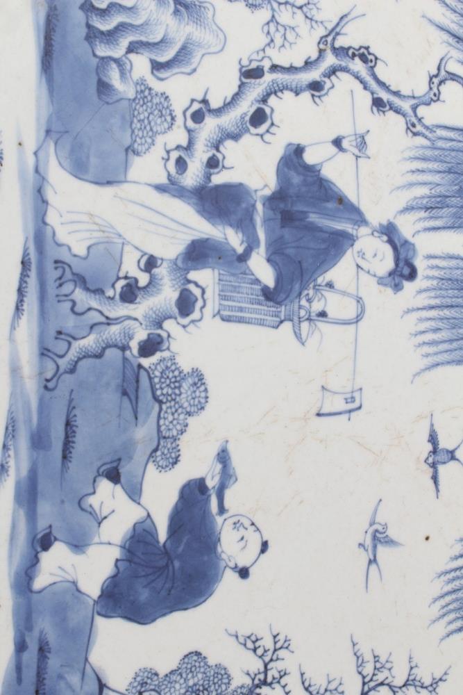 18th century Chinese blue and white charger - Image 2 of 7