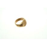 Yellow metal (possibly 18ct) signet ring