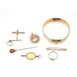 18ct knot ring, 9ct cross, two Georgian watch keys, locket, 9ct tie pin, stick pin, gold bangle