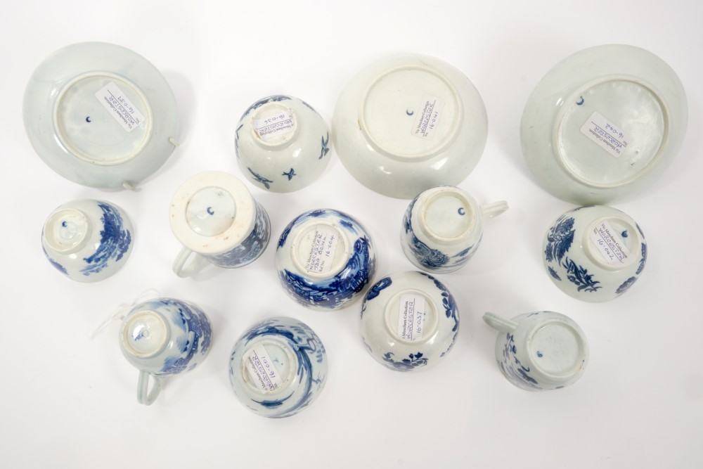 Collection of 18th century Worcester blue and white tea and coffee wares - Image 3 of 3