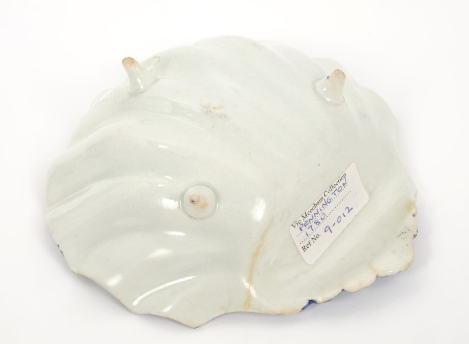 Large 18th century Pennington Liverpool blue and white shell-shaped pickle dish - Image 2 of 2