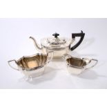 George V silver three piece tea set (Birmingham 1925)