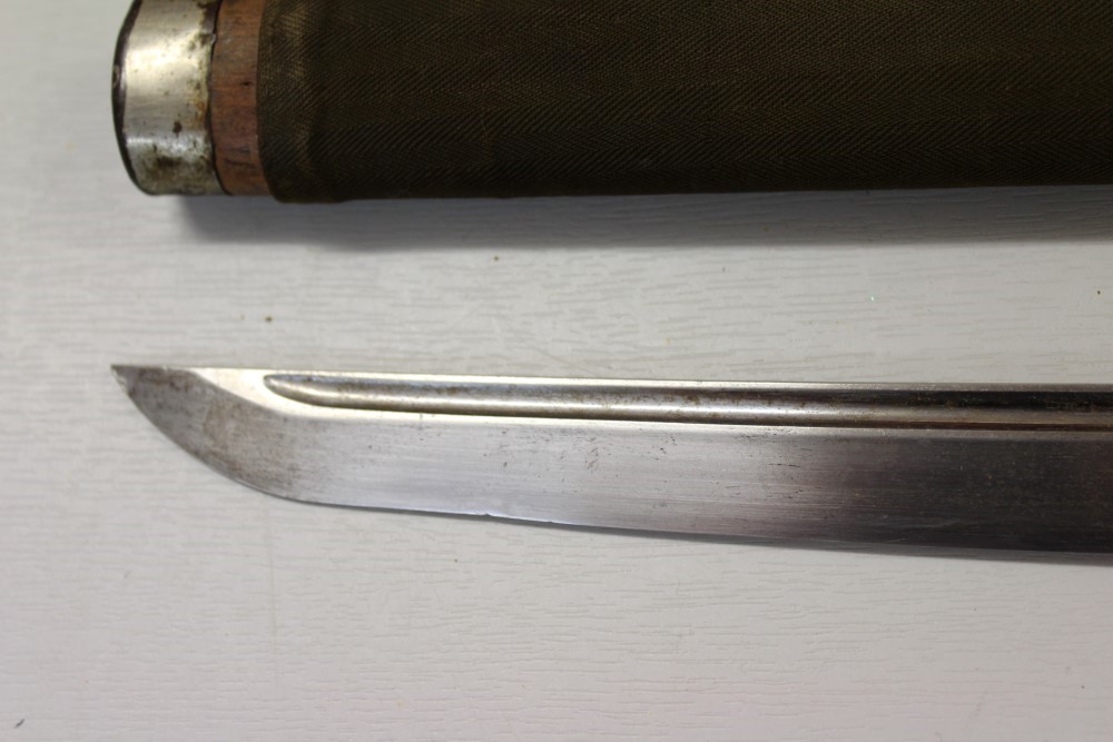 Japanese katana, probably mid-17th century, carved fullered blade - Image 7 of 15