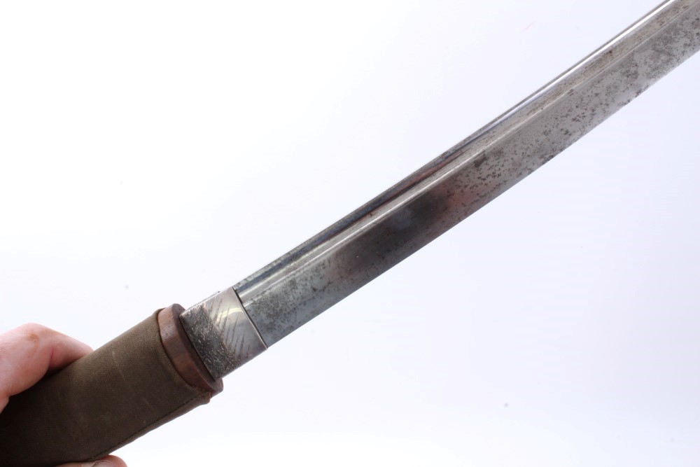 Japanese katana, probably mid-17th century, carved fullered blade - Image 2 of 15