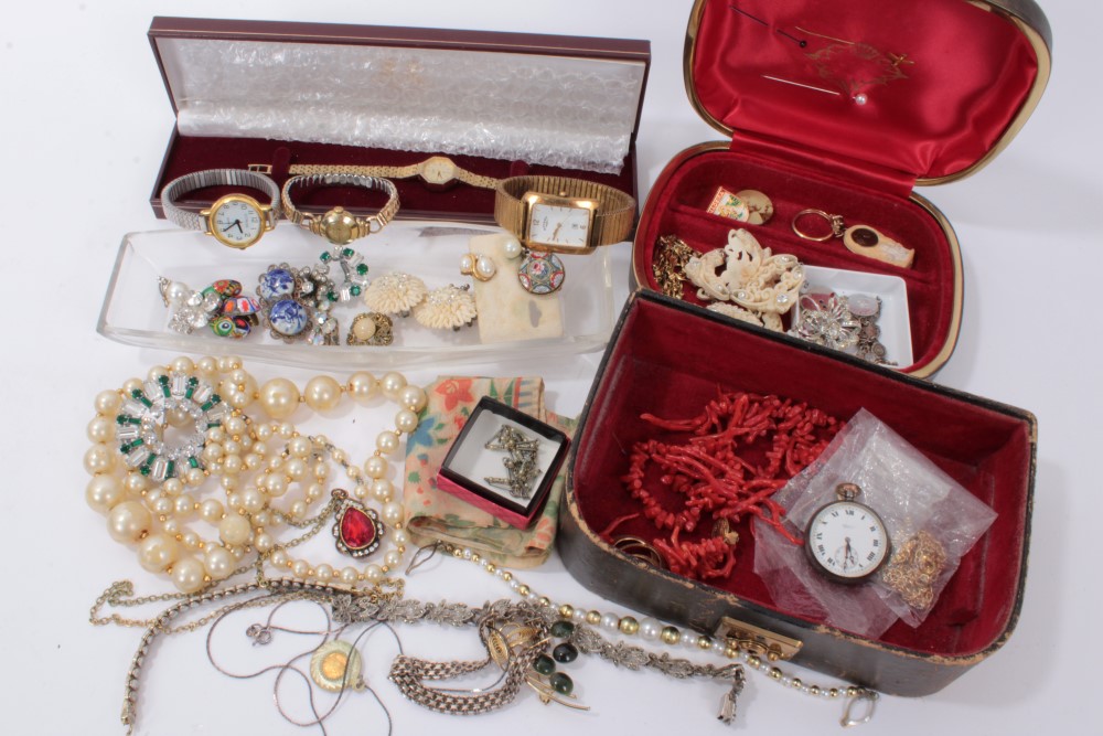 Vintage costume jewellery, wristwatches and bijouterie
