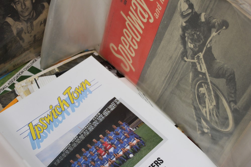 Sport - Quantity of 1960s Speedway magazines, various Football programmes, photographs including