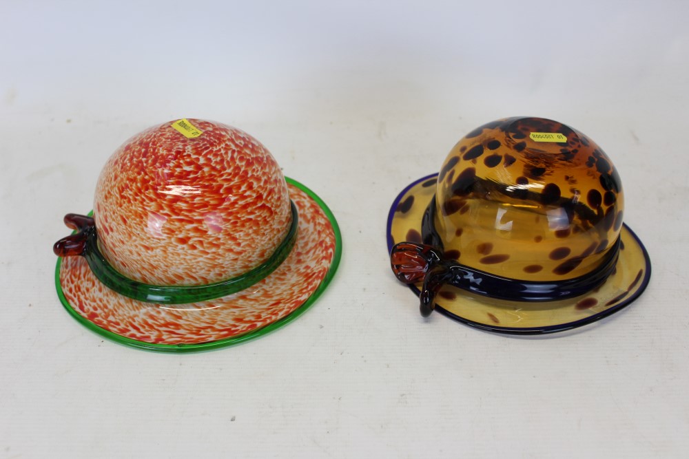 Murano glass red and green hat bowl together with one another similar (2)