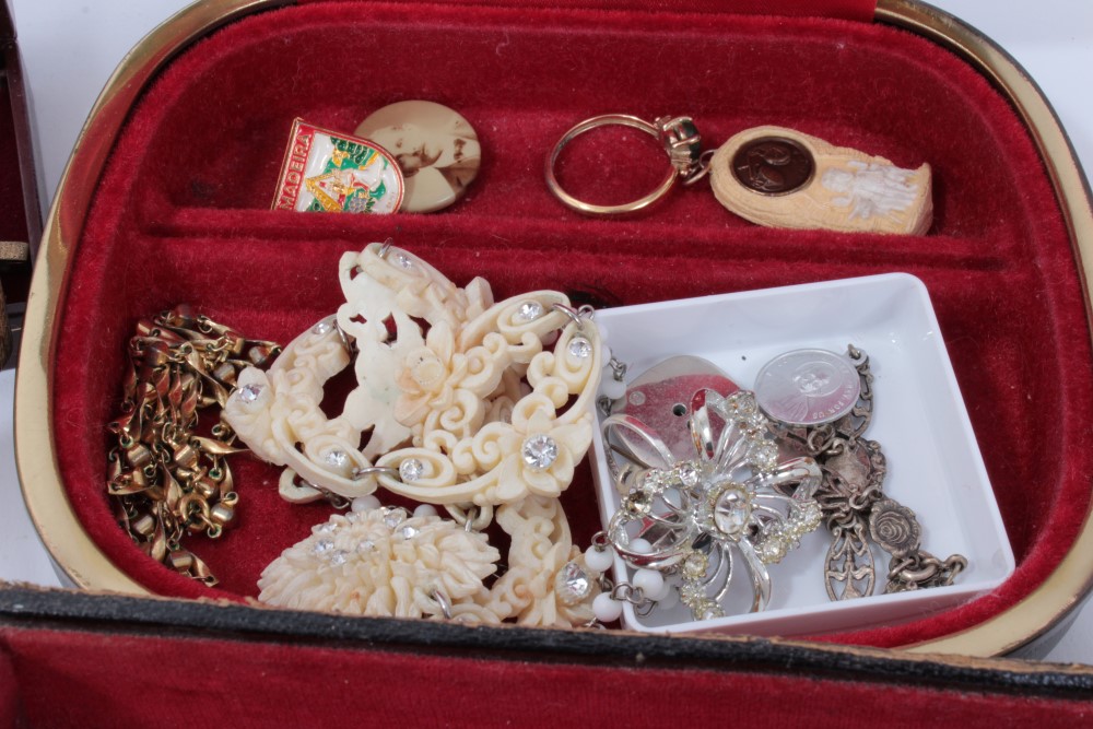 Vintage costume jewellery, wristwatches and bijouterie - Image 5 of 5