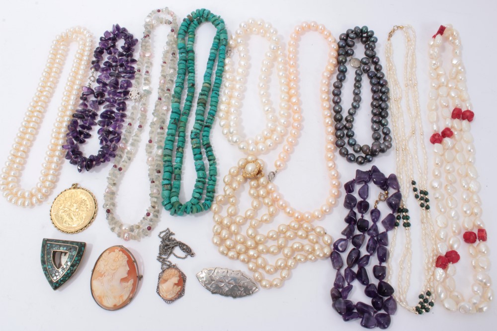 Costume jewellery, cultured pearl necklaces and cameos