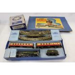 Hornby Dublo railway, boxed and accessories