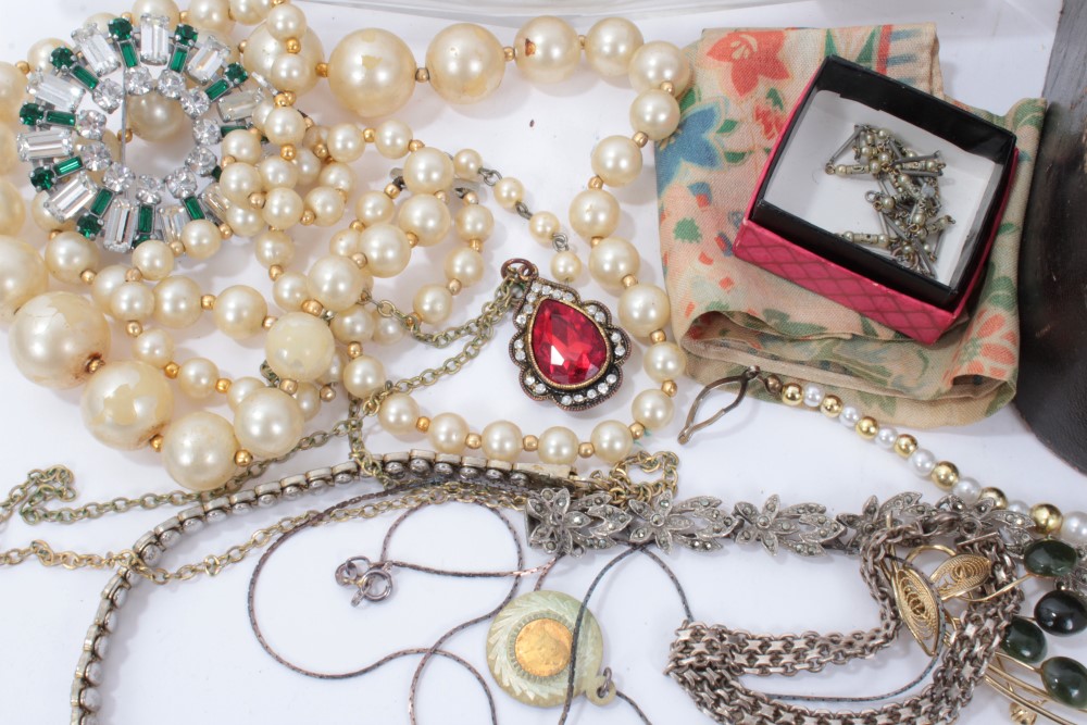 Vintage costume jewellery, wristwatches and bijouterie - Image 3 of 5