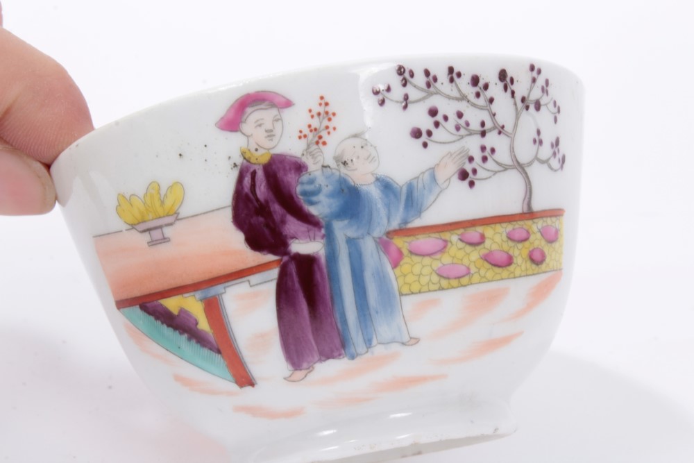 A pair of New Hall type 'Boy at the Window' pattern tea bowls and saucers, circa 1800 - Image 4 of 8