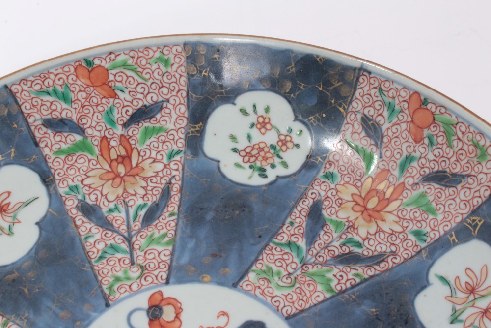 18th century Chinese Imari dish - Image 3 of 4