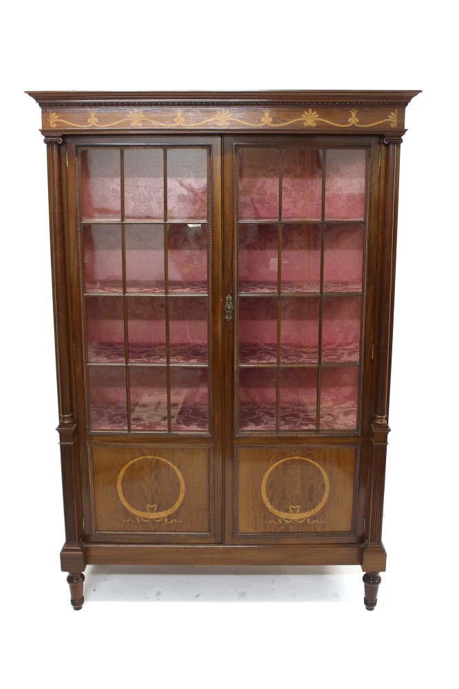 Good quality Edwardian inlaid mahogany china display cabinet with inlaid floral motifs