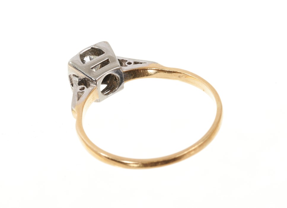 Art Deco diamond single stone ring with square platinum setting - Image 2 of 2