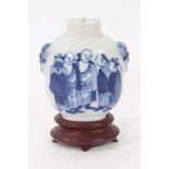 Chinese blue and white snuff bottle