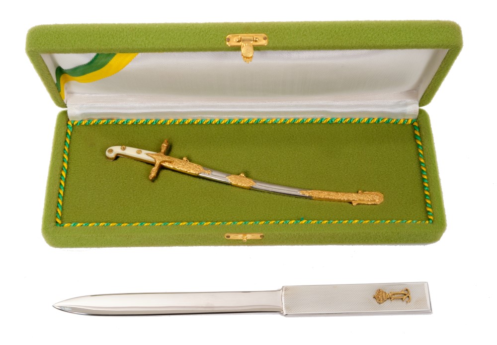 The Grand Duke of Luxembourg - presentation paper knife