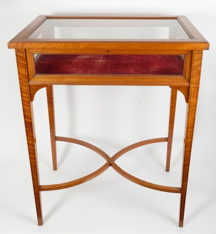 Good quality Sheraton revival inlaid satinwood display table