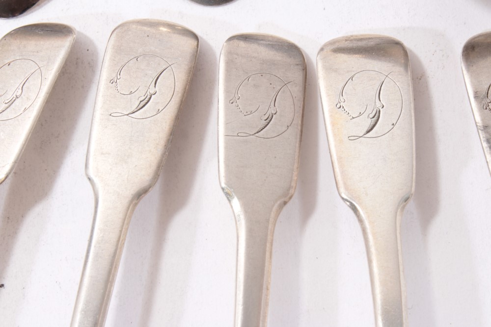 Selection of Georgian silver fiddle pattern flatware - Image 10 of 11