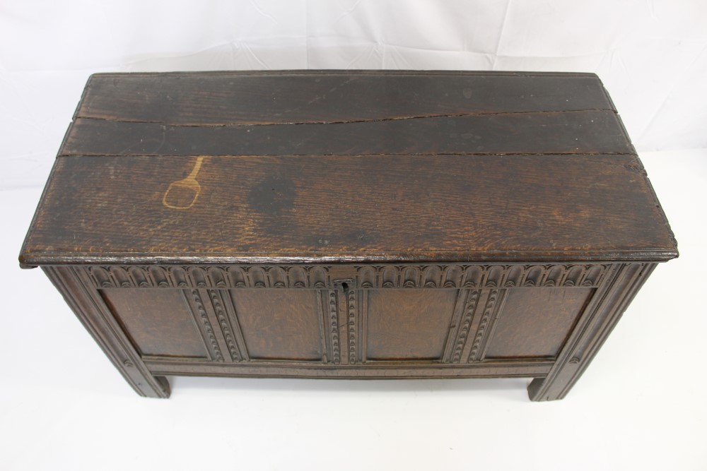 17th century oak coffer - Image 2 of 4