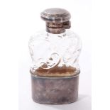 George V silver mounted cut glass spirit flask with ‘rock crystal’ cut decoration.