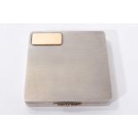 Good Quality 1940's silver compact of rectangular form with engine turned decoration