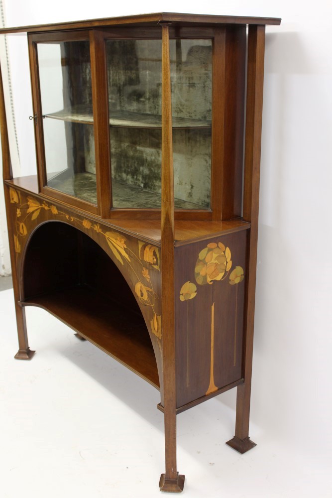 Fine quality Art Nouveau mahognay and marquetry display cabinet in the manner of Shapland & Petter - Image 2 of 3