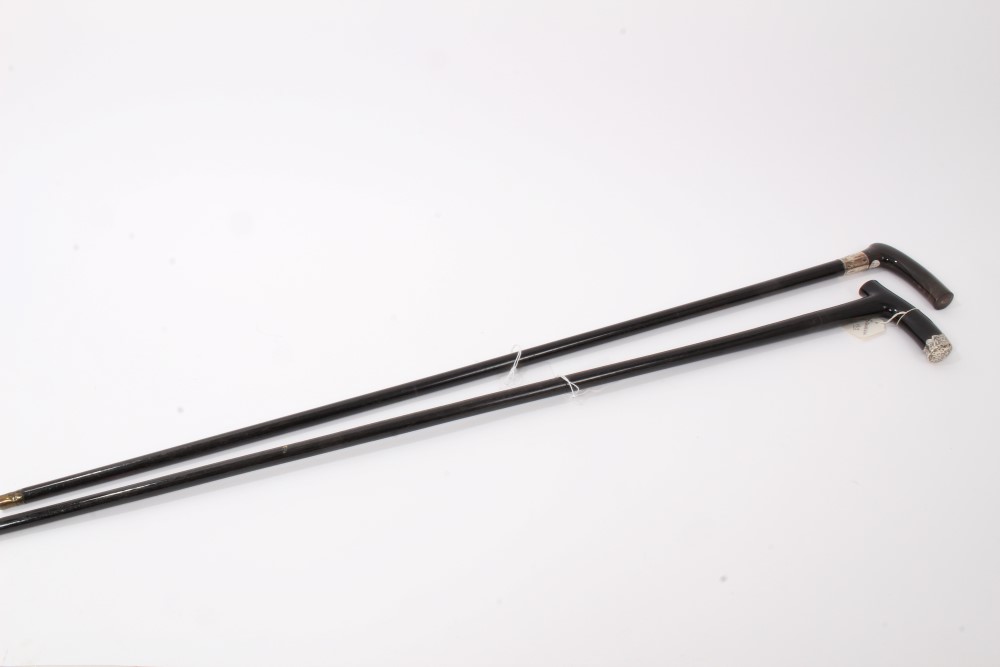 Victorian ebonised walking stick with engraved silver collar (marks rubbed) and Horn crutch handle - Image 2 of 7