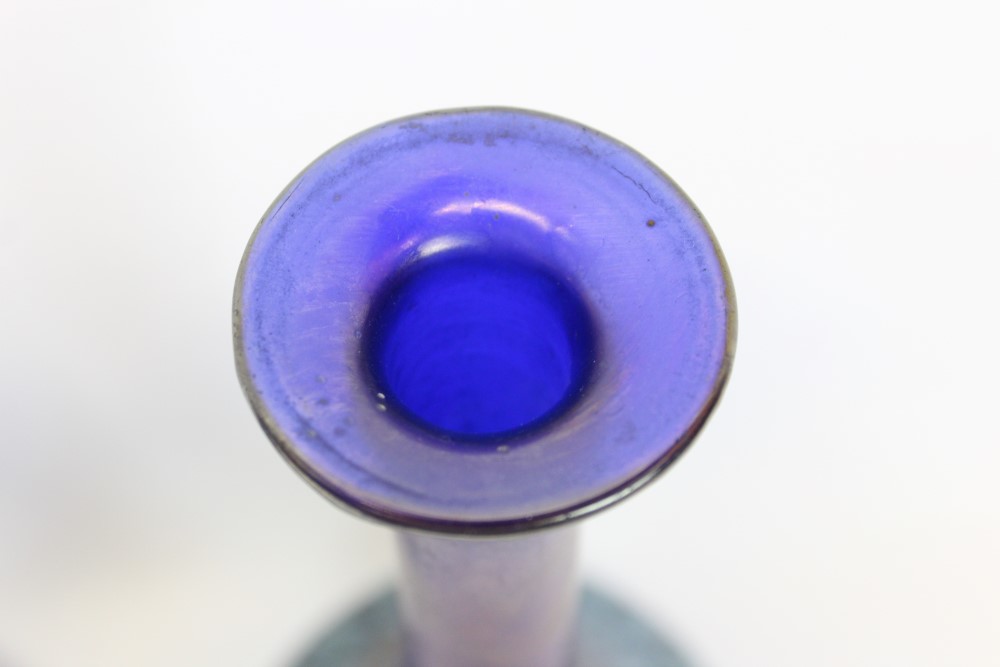 Pair of blue iridescent Art Nouveau Loetz style glass vases 22.5 cm high - Image 3 of 4