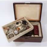 Inlaid jewellery box containing antique and later costume jewellery, silver rings and bijouterie