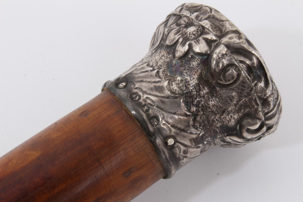 Unusual Victorian Malacca dagger stick with embossed silver top (Birmingham 1897) and concealed - Image 4 of 6