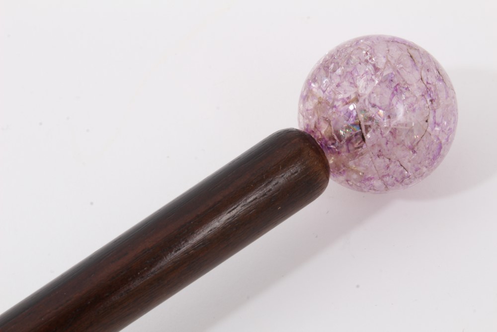 Late 19th century/early 20th century ladies slender walking stick with amethyst roundel top, 83.5cm - Image 3 of 4