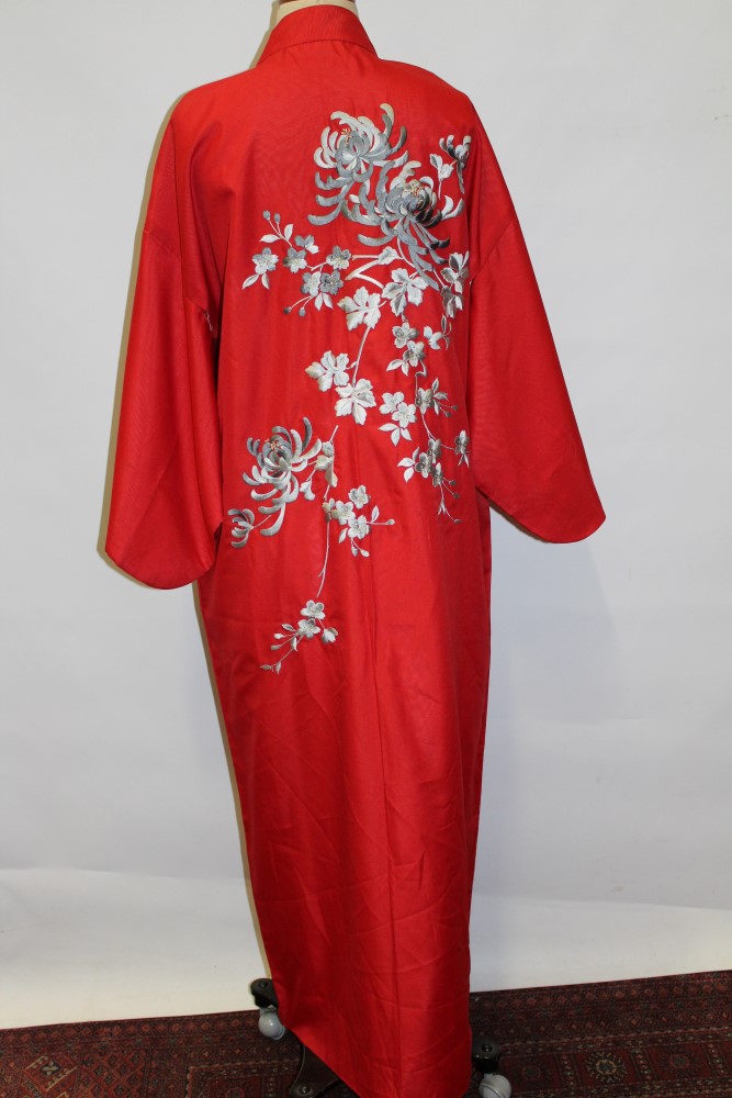 Japanese red kimono with chrysanthemum embroidery. Also a pink brocade kimono jacket and a blue - Image 2 of 5