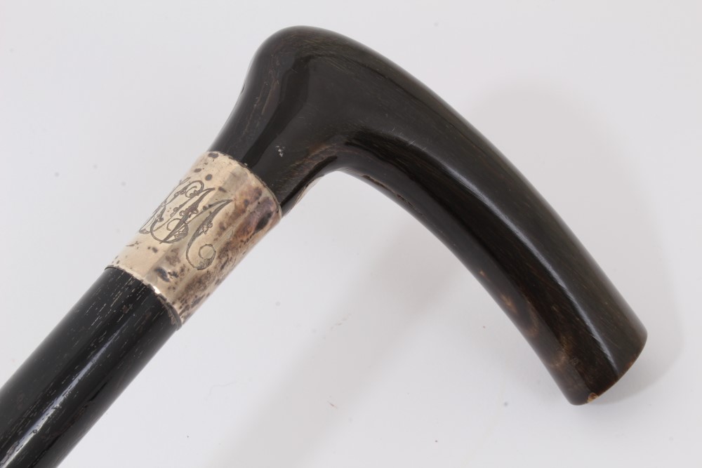 Victorian ebonised walking stick with engraved silver collar (marks rubbed) and Horn crutch handle - Image 4 of 7