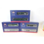 Railway Bachmann 00 gauge Class 105 2 car DMU set S1-327, Class 416 2 car EMU Set 31-376, Class 205